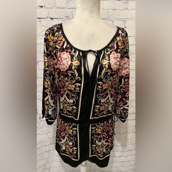 STUDIO JPR Dresses & Skirts - STUDIO JPR Multi Color Floral Design Top Black with Flowers Small dress